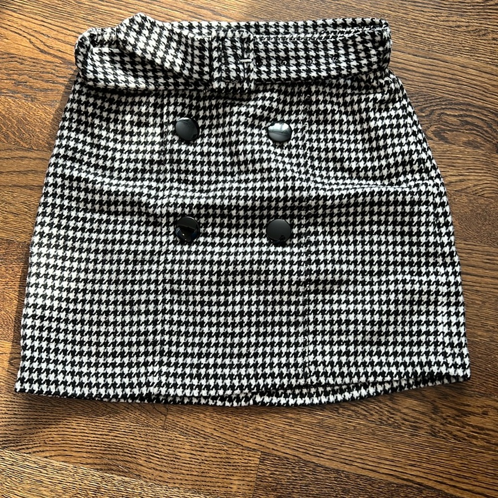 Houndstooth mini skirt